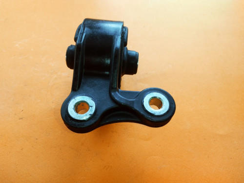 Подушка двигателя задняя HONDA FIT ARIA R850810SAA982