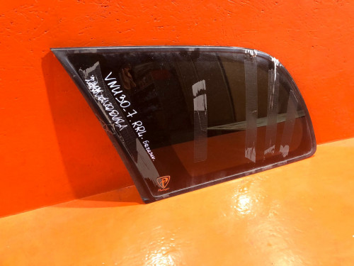 Стекло багажника левое NISSAN BASSARA U30 83301AD000
