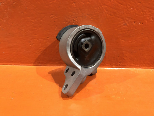 Подушка двигателя правая NISSAN SUNNY *B14 JDN0931RAZ