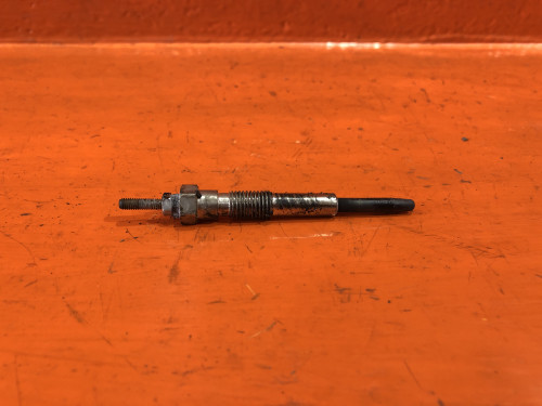 Свеча накала TOYOTA AVENSIS 1997-2003  19850-64050