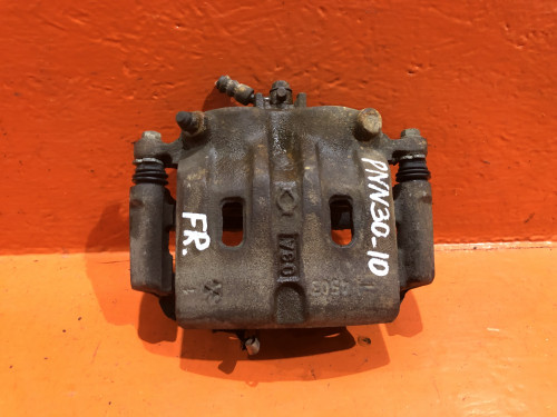 Суппорт тормозной передний правый NISSAN BASSARA U30 410014N000