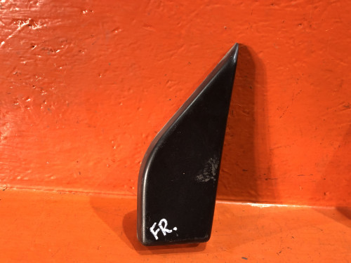 Уголок двери SUZUKI ESCUDO TA01/11/31/51/TD01/11/31/51/61 8475057B005PK