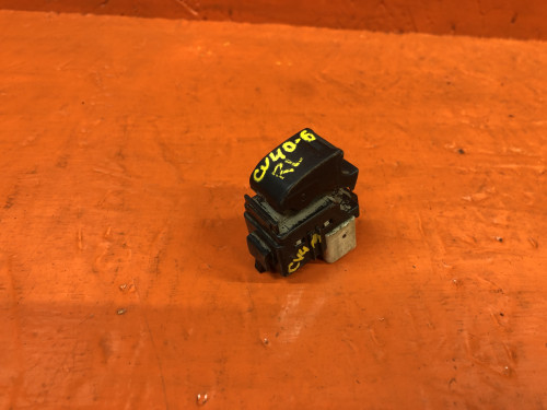 Кнопка стеклоподъемника задняя левая TOYOTA CAMRY SV40/41/42/43/CV40/43
