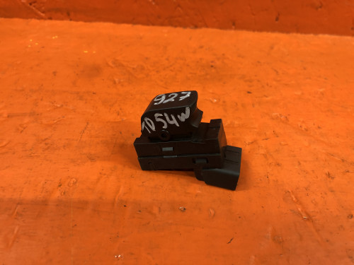 Кнопка стеклоподъемника задняя левая SUZUKI ESCUDO  TD54/94/TA54