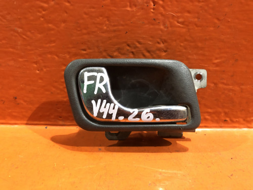 Ручка двери передней правой салонная MITSUBISHI PAJERO V1*/V2*/V3*/V4*