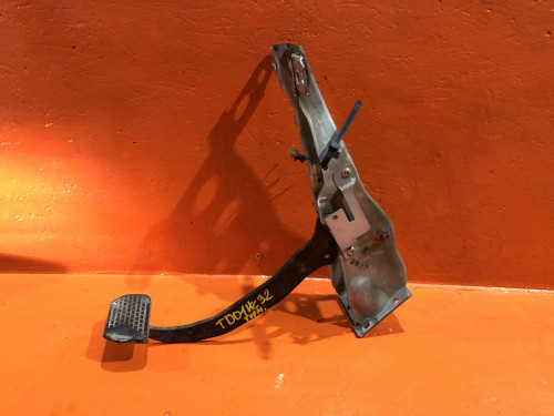 Педаль тормоза SUZUKI ESCUDO TA01/11/31/51/TD01/11/31/51/61 4961056B50