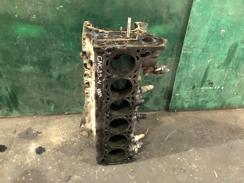 Блок цилиндров NISSAN LAUREL *C35 11000-6L100
