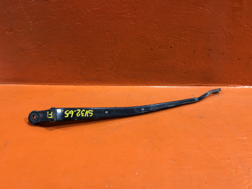 Поводок стеклоочистителя левый TOYOTA CAMRY SV30 85221-32100