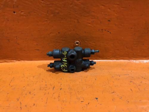 Распределитель тормозной MITSUBISHI DIAMANTE F3*/F4* MR129301
