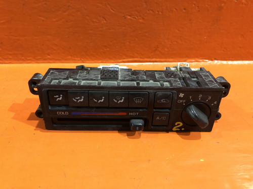 Блок управления климат-контролем NISSAN BLUEBIRD U14 275108E000
