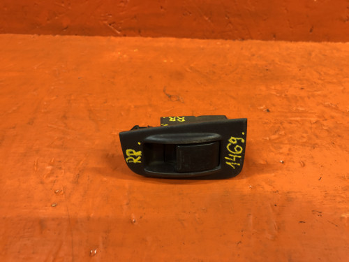 Кнопка стеклоподъемника задняя правая TOYOTA CAMRY SV30 74271-32030