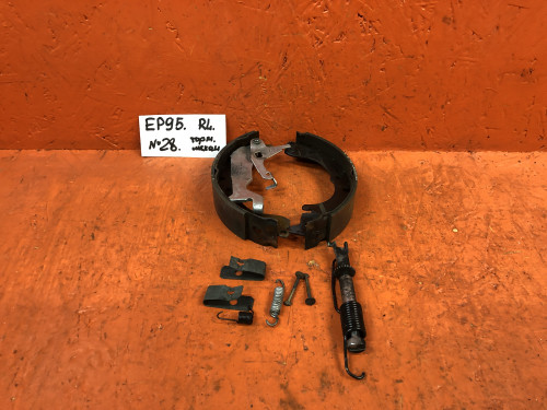 Колодки тормозные задние барабанные TOYOTA STARLET *P9*