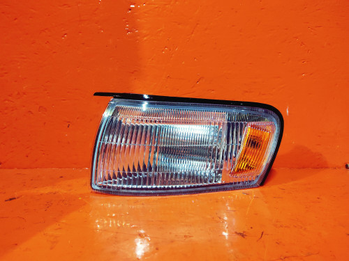 Габарит левый TOYOTA CRESTA *X9* NLC8227