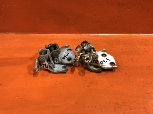 Петля двери передней правой HONDA STEPWGN RF1/2