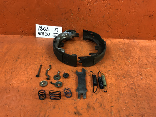 Колодки тормозные задние барабанные TOYOTA ESTIMA ACR30/40/MCR30/40