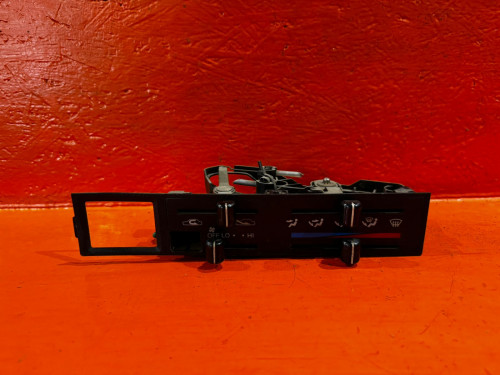 Блок управления климат-контролем TOYOTA HILUX SURF*N13* 55910-89130