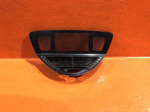 Дефлектор SUBARU TRIBECA 2007-2014 66110XA00A