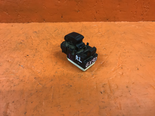 Кнопка стеклоподъемника задняя левая TOYOTA MARKII *X9*