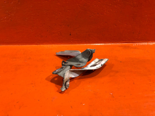 Петля капота левая TOYOTA DUET 53402-87701