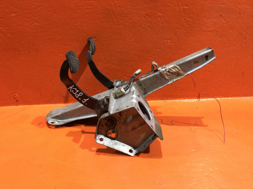 Педаль сцепления SUBARU DOMINGO KJ5/8 736030211