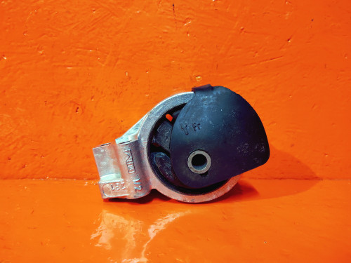 Подушка двигателя левая MITSUBISHI CARISMA 2517639SX