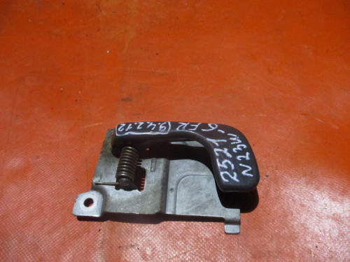 Ручка двери передней правой салонная MITSUBISHI CHARIOT N3*/N4* MB782797