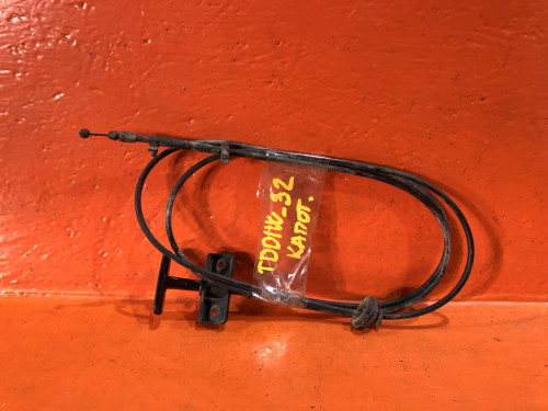 Трос капота SUZUKI ESCUDO TA01/11/31/51/TD01/11/31/51/61 8216060A01