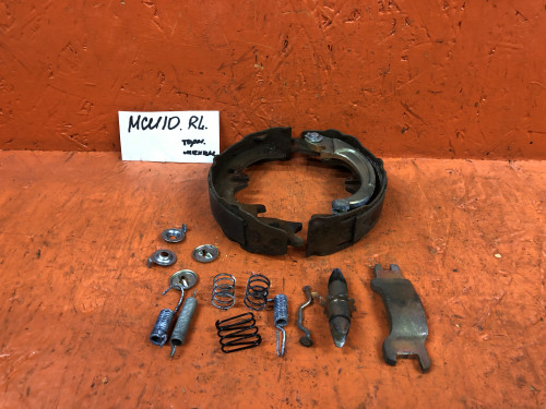 Колодки тормозные задние барабанные TOYOTA HARRIER *U1*