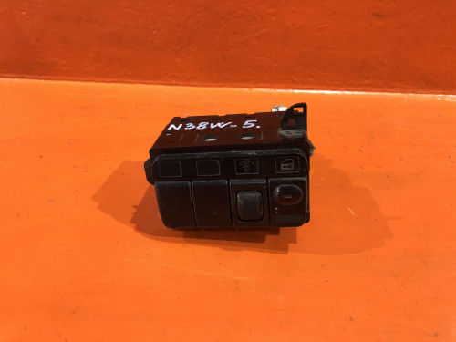 Кнопка MITSUBISHI CHARIOT N3*/N4* MB680055