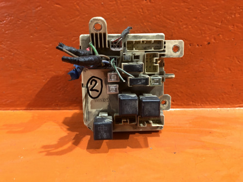 Блок предохранителей салонный TOYOTA CAMRY SV30