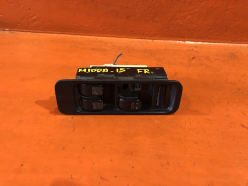 Блок управления стеклоподъемниками TOYOTA DUET 84820-97409-03