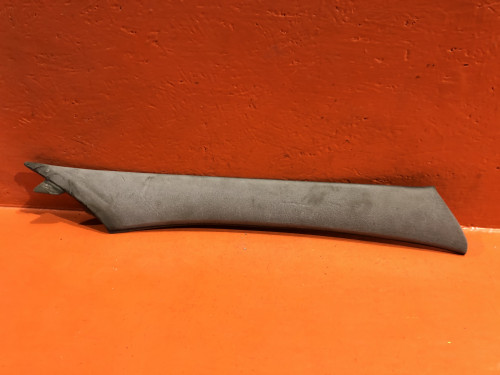 Накладка передней правой стойки кузова TOYOTA CROWN *S14* 62210-30140-B1