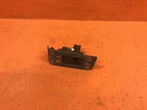 Кнопка стеклоподъемника задняя левая NISSAN X-TRAIL *T31