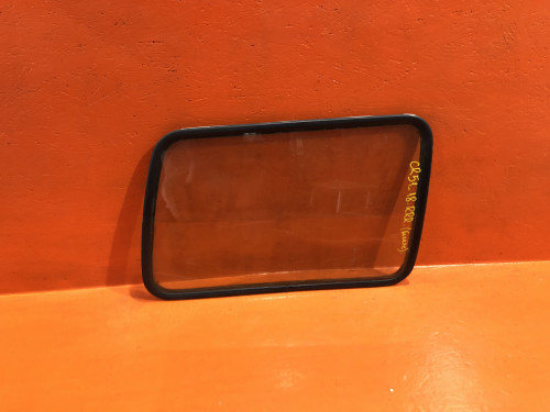Стекло багажника правое TOYOTA LITE ACE NOAH *R4*/*R5* 62713-28220
