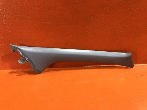 Накладка передней правой стойки кузова TOYOTA IPSUM CXM10G|SXM10G|SXM15G 62211-44010-B0