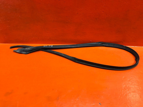 Молдинг NISSAN CEFIRO A33 768432Y010