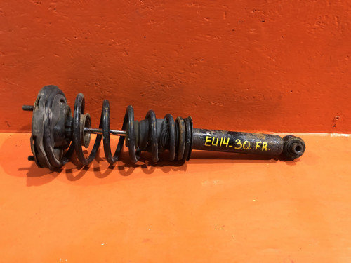 Стойка передняя правая NISSAN BLUEBIRD U14 561102J026