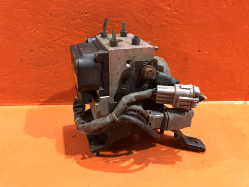 Блок ABS NISSAN BLUEBIRD U14 476005J000