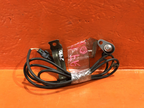 Датчик ABS передний правый SUZUKI ESCUDO TA01/11/31/51/TD01/11/31/51/61