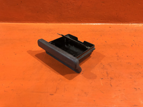 Пепельница HONDA STEPWGN RF1/2 77701-S47-003ZA
