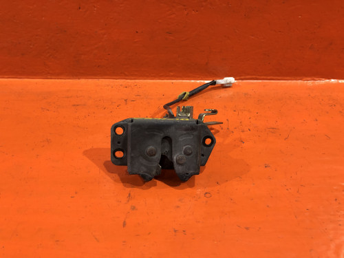 Замок пятой двери TOYOTA LITE ACE NOAH *R4*/*R5* 69350-28040
