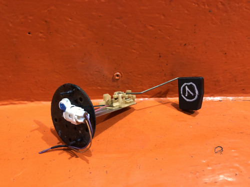 Датчик уровня топлива TOYOTA VITZ *CP1* 83320-59105