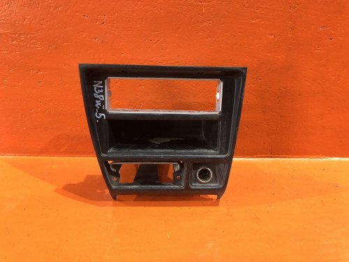 Рамка магнитофона MITSUBISHI CHARIOT N3*/N4* MB652466
