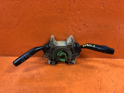 Переключатель подрулевой / гитара NISSAN VANETTE SK22/82