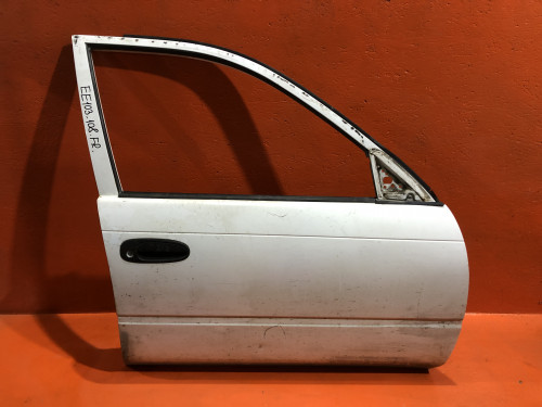 Дверь передняя правая TOYOTA COROLLA *E10* 67001-1A530