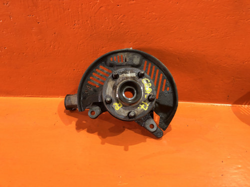 Ступица передняя правая TOYOTA LITE ACE NOAH *R4*/*R5* 43211-28090