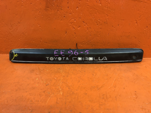 Накладка двери багажника TOYOTA COROLLA *E9* 1333
