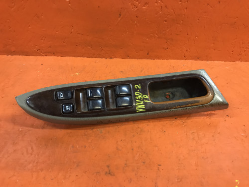 Кнопка стеклоподъемника передняя правая NISSAN PRESAGE *U30