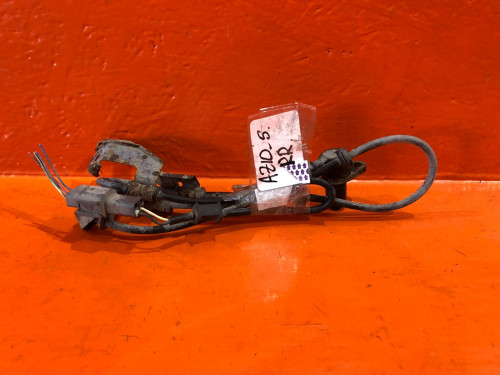 Датчик ABS задний правый NISSAN CUBE Z10 4790072B00