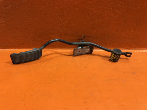 Педаль газа NISSAN SUNNY *B14 1800560Y10